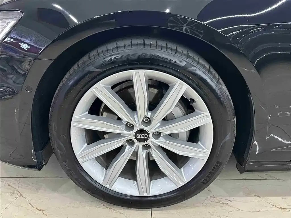Audi A6L 2023 из CN, фото 8