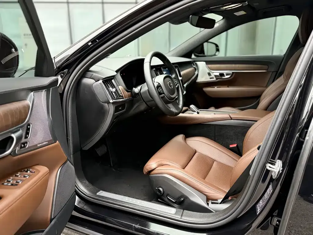Volvo S90 2023 из CN, фото 10