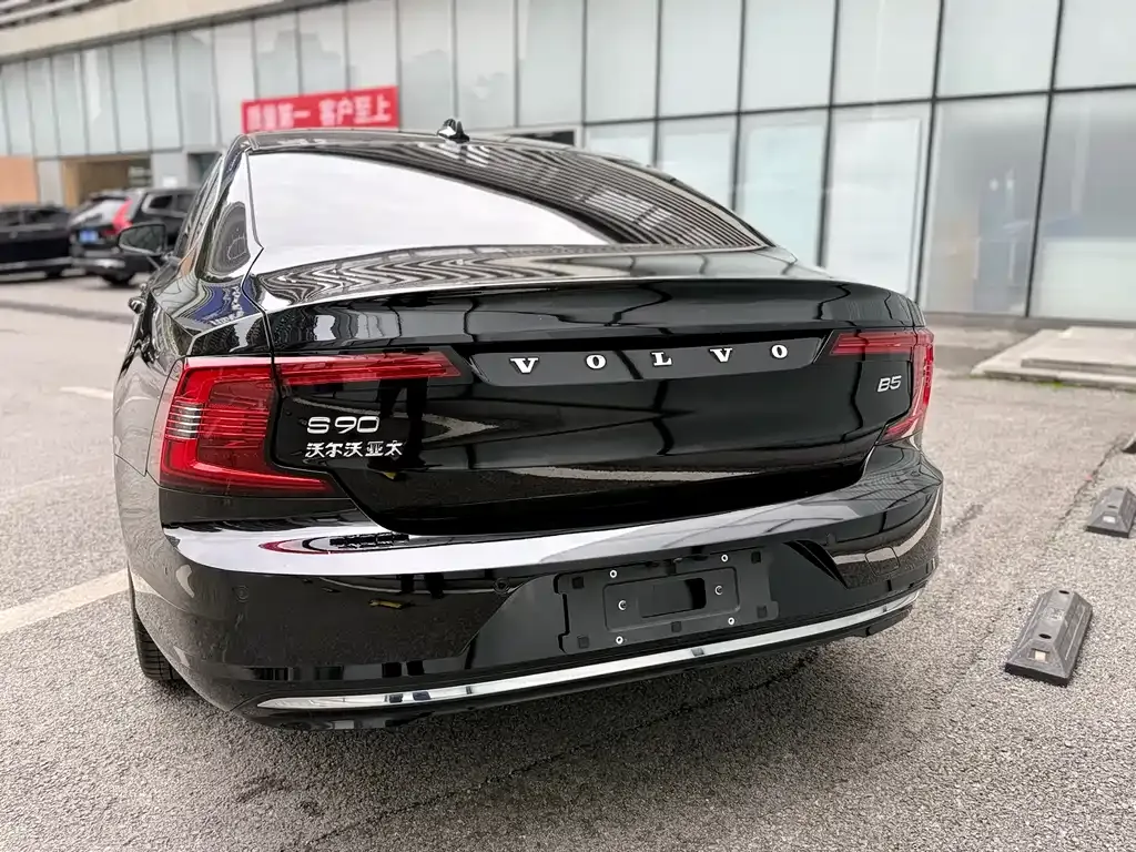 Volvo S90 2023 из CN, фото 5