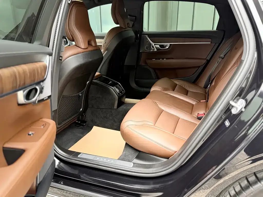 Volvo S90 2023 из CN, фото 9