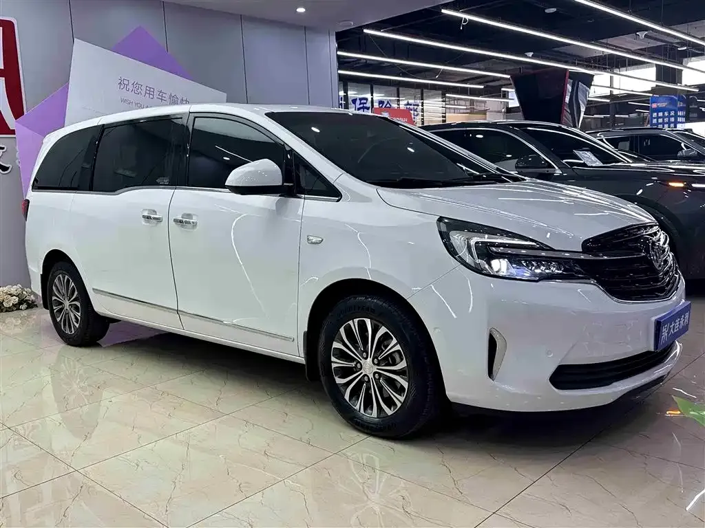 Buick GL8 2022 из CN, фото 3