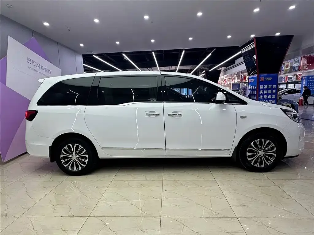 Buick GL8 2022 из CN, фото 9