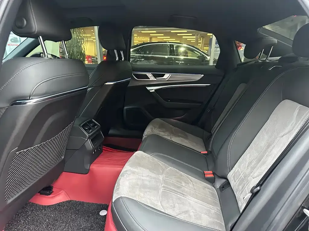 Audi A6L 2023 из CN, фото 4