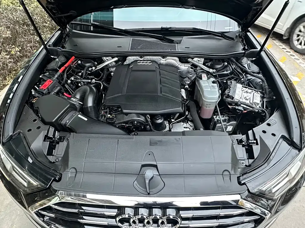 Audi A6L 2023 из CN, фото 9