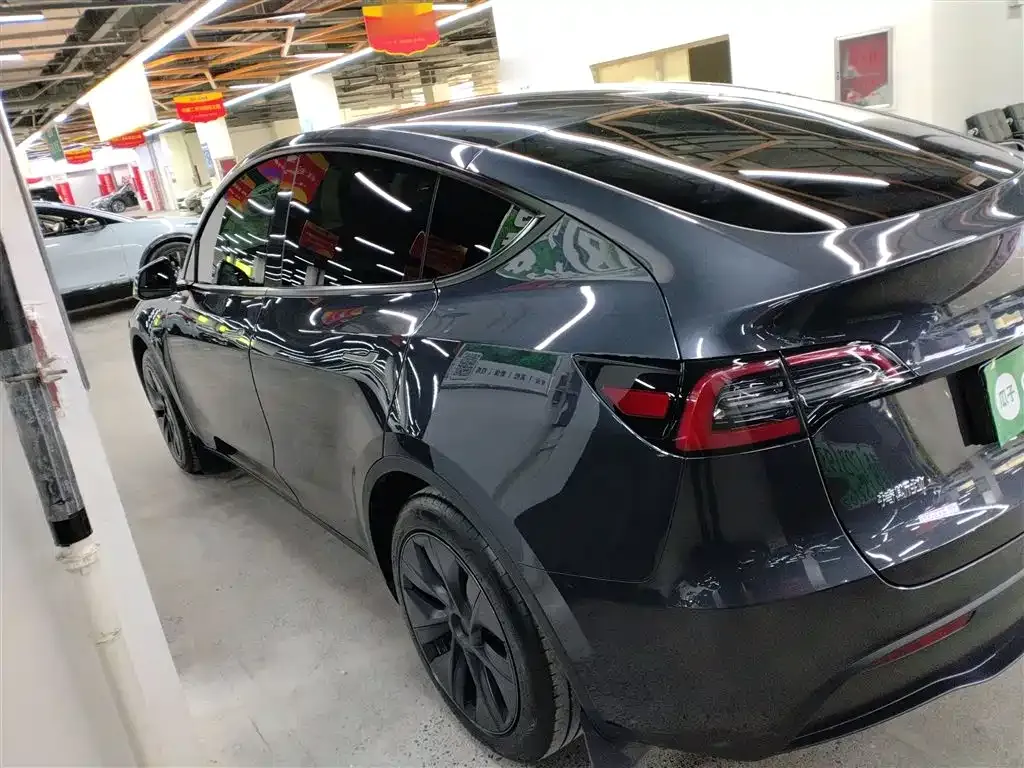 Tesla Model Y — фото 4