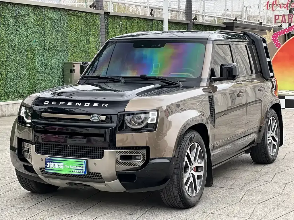 Land Rover Defender — фото 1