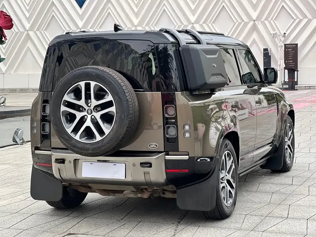Land Rover Defender — фото 6