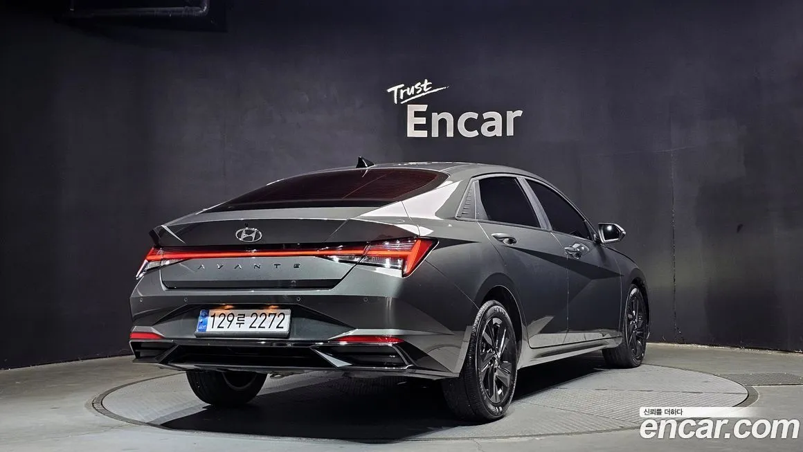 Hyundai AVANTE 2023 из KR, фото 2