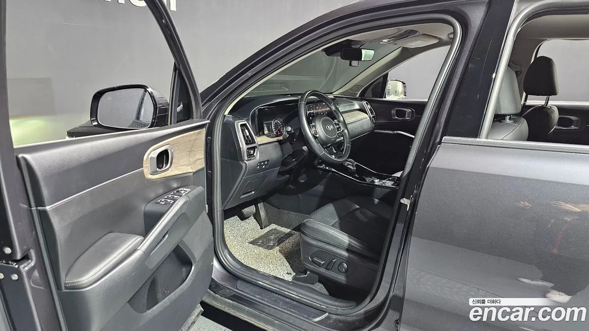Kia Sorento — фото 10