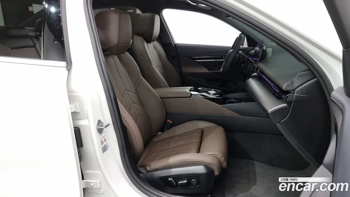 BMW 5-Series 2024 из KR, фото 10