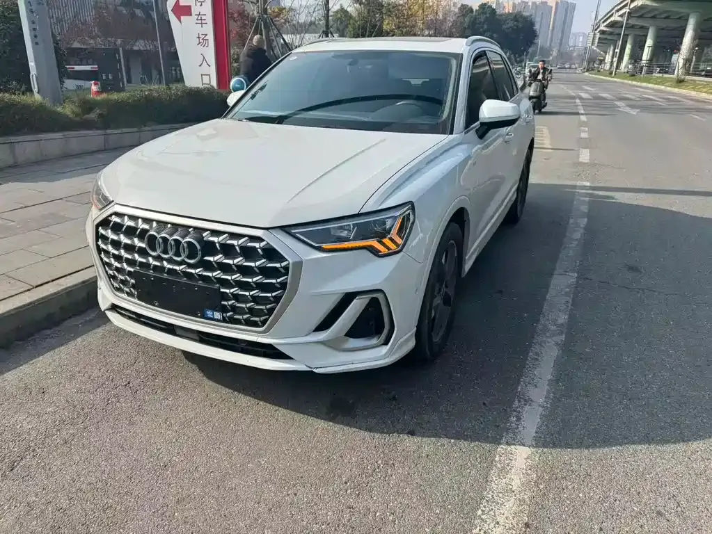 Audi Q3 2024 из CN, фото 1