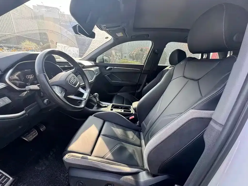 Audi Q3 2024 из CN, фото 2