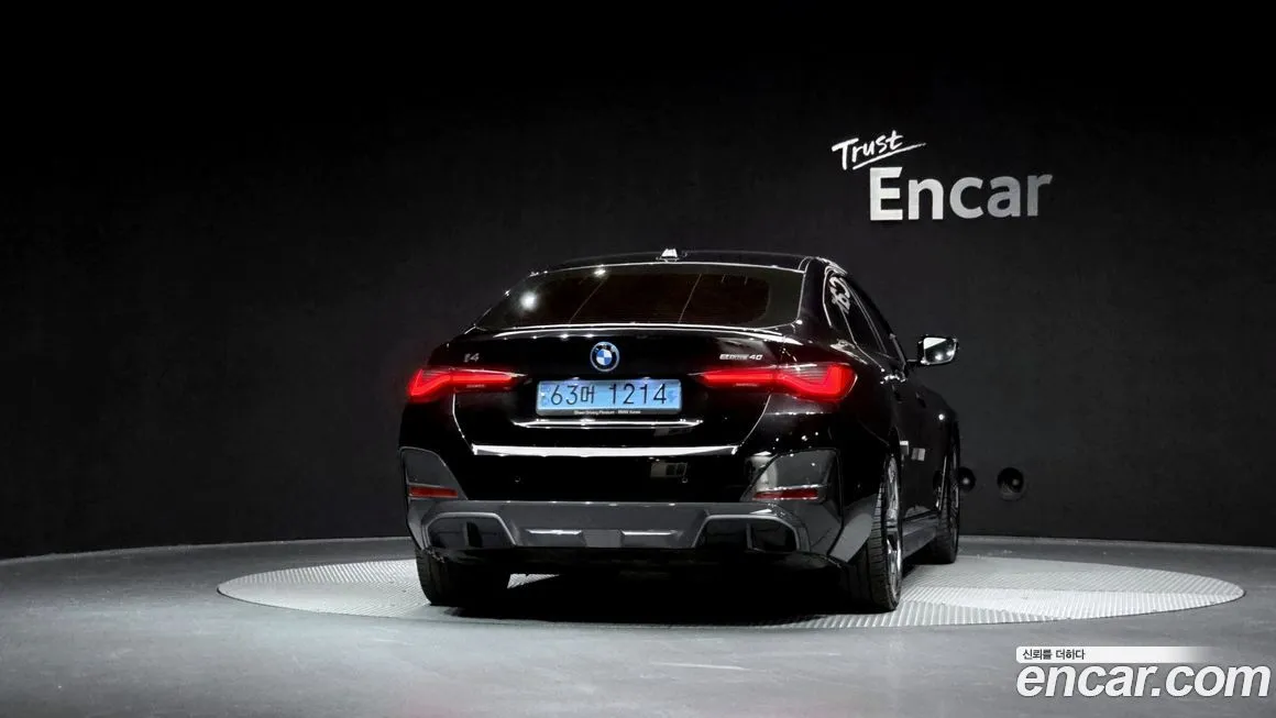 BMW i4 — фото 4