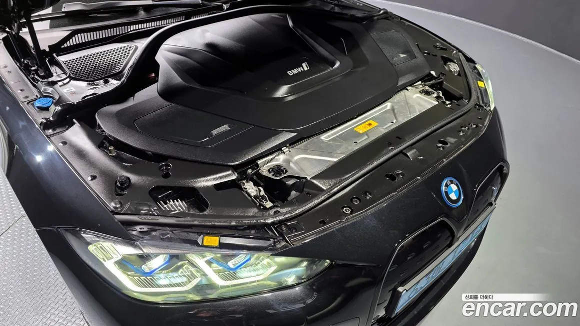 BMW i4 — фото 6
