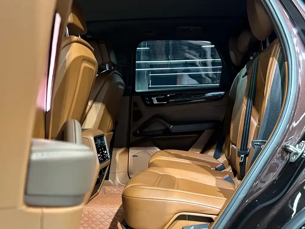 Porsche Cayenne Hybrid — фото 10