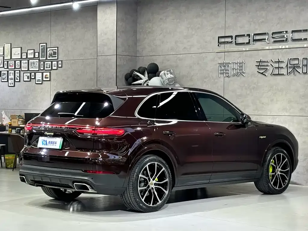 Porsche Cayenne Hybrid — фото 6