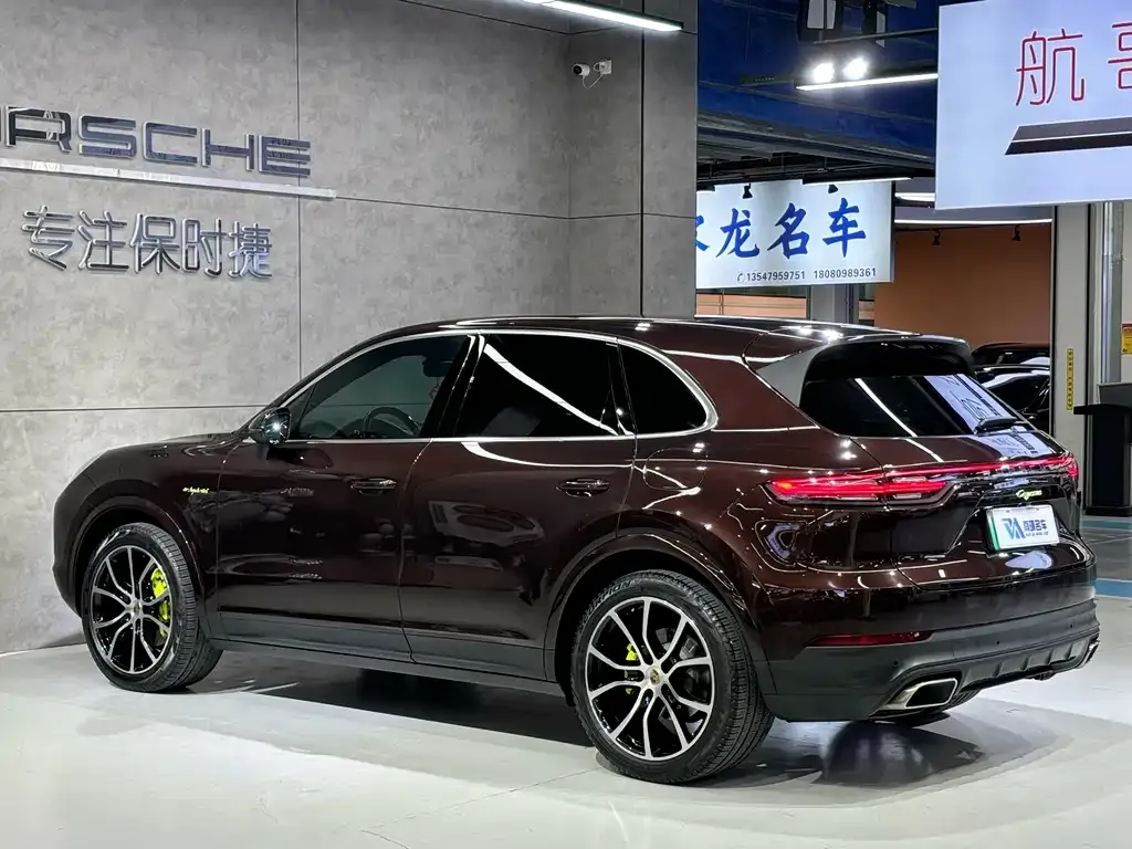 Porsche Cayenne Hybrid — фото 7