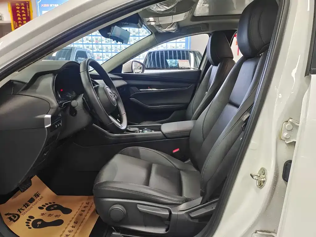 Mazda 3 Axela 2023 из CN, фото 4