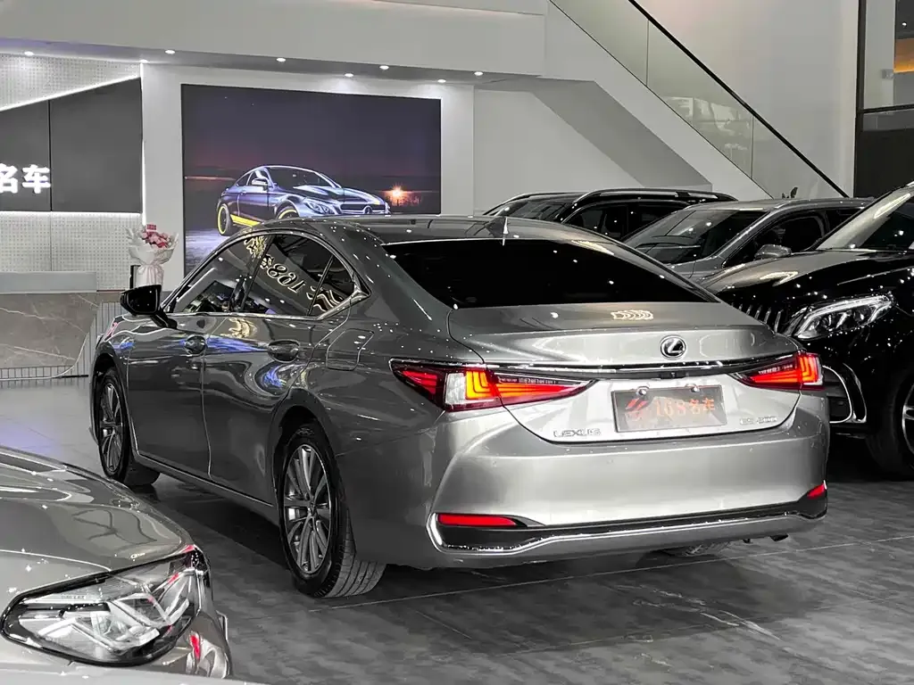 Lexus ES 2021 из CN, фото 8