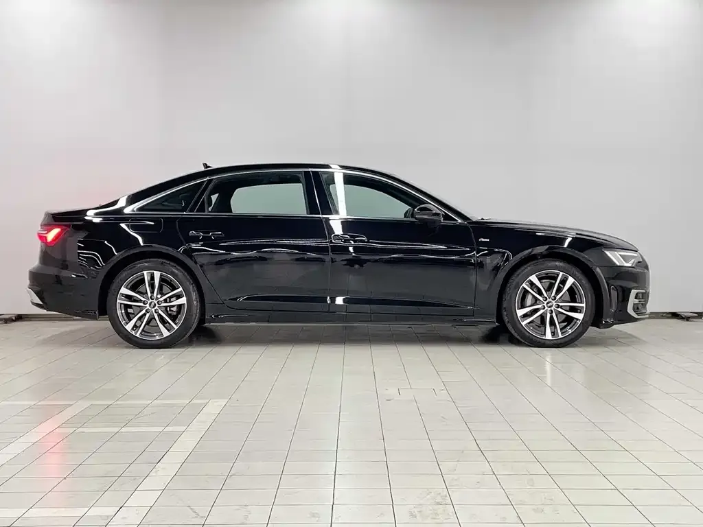 Audi A6L 2023 из CN, фото 3