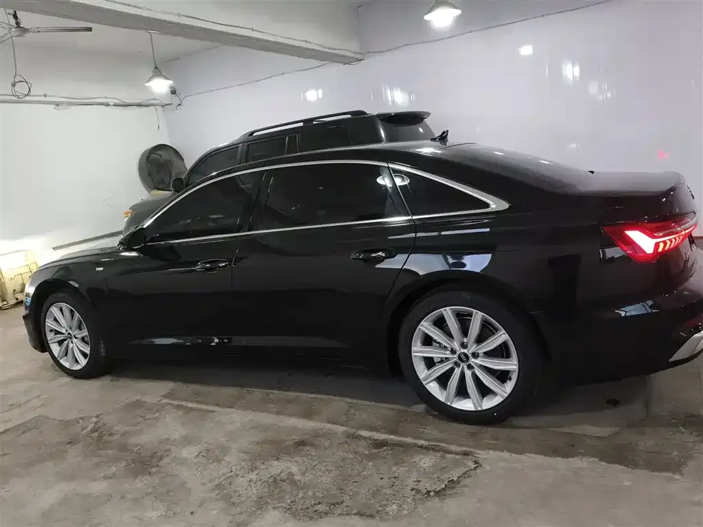 Audi A6L 2023 из CN, фото 5