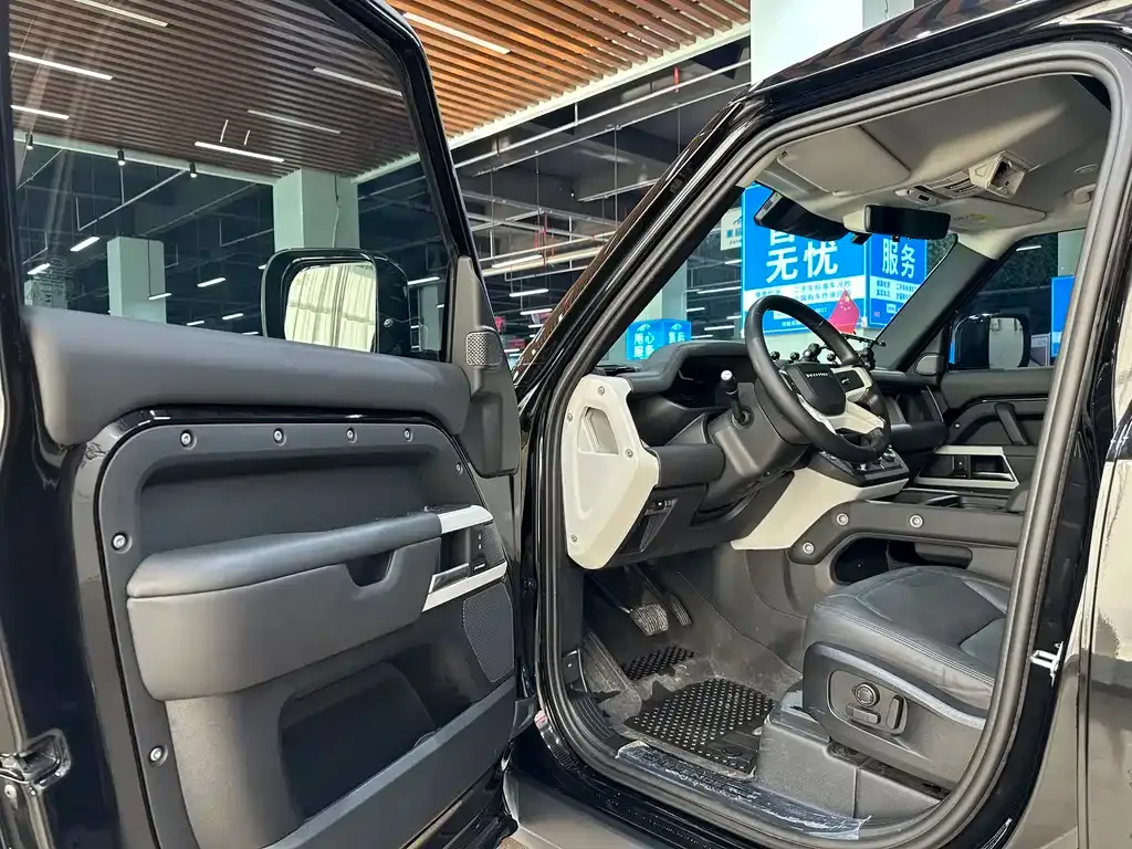 Land Rover Defender 2023 из CN, фото 4