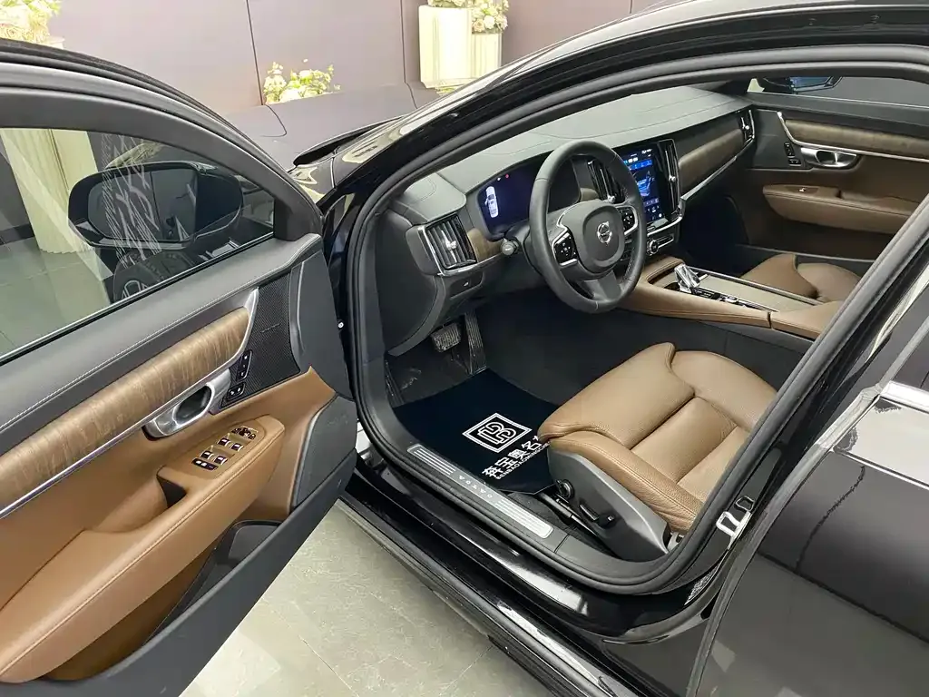 Volvo S90 2023 из CN, фото 6