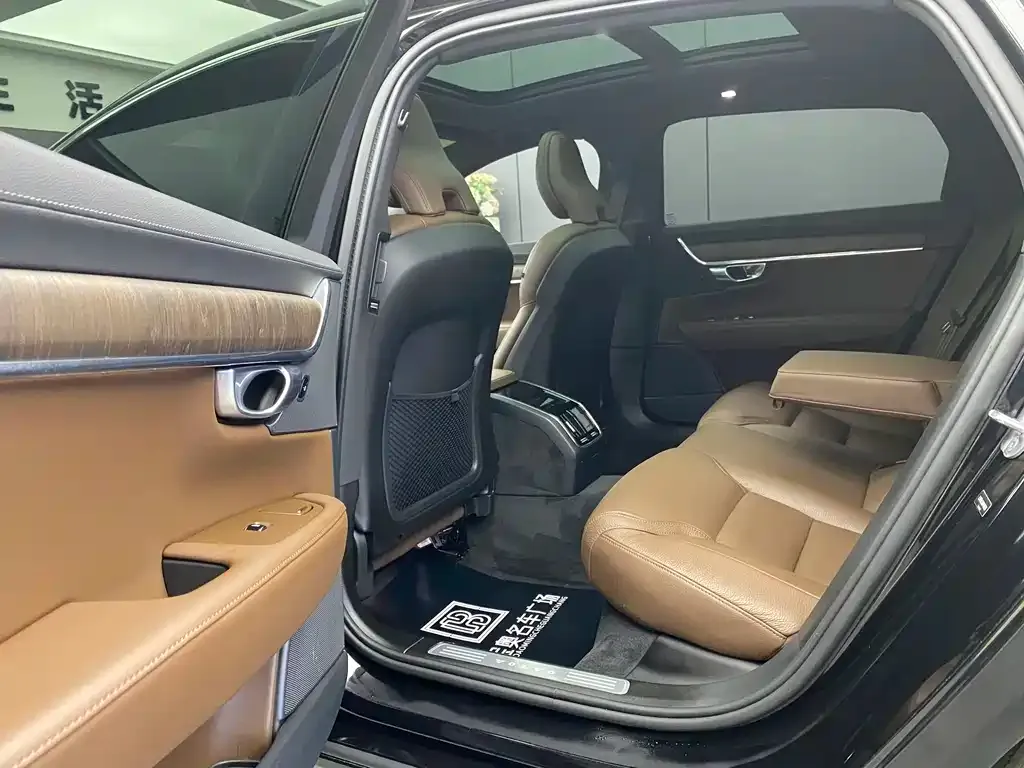 Volvo S90 2023 из CN, фото 7