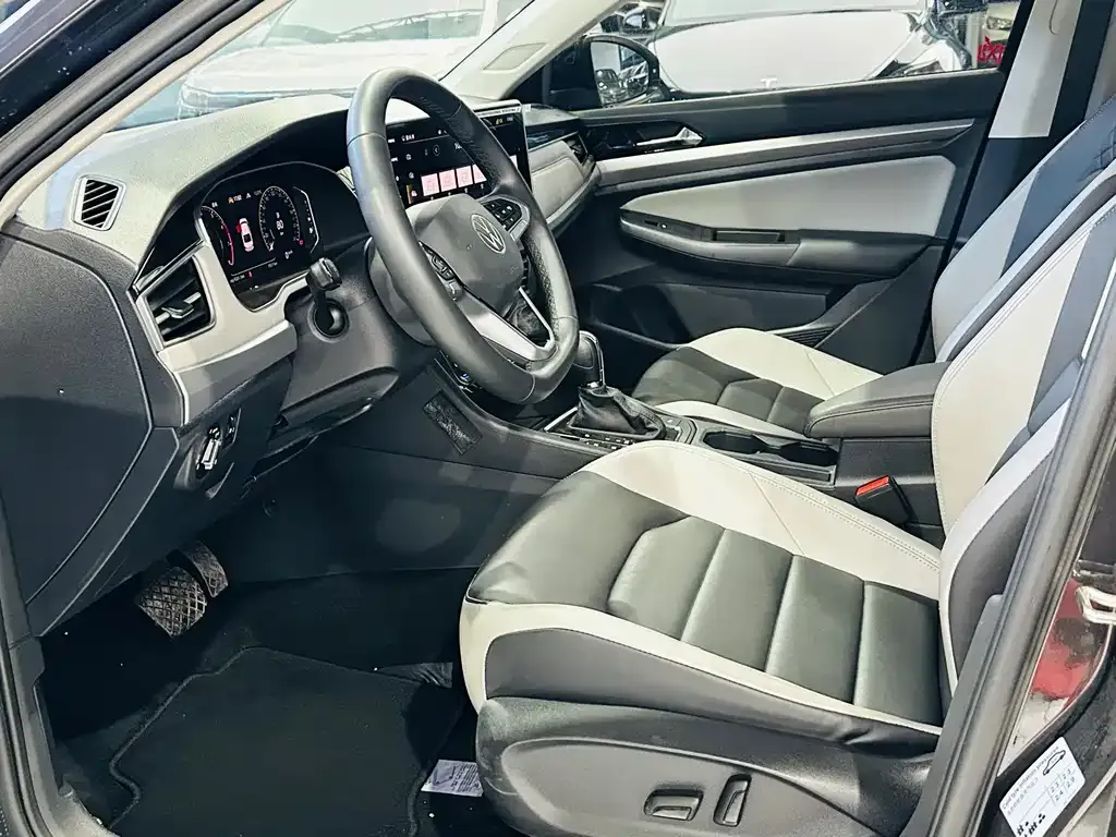 Volkswagen Bora 2023 из CN, фото 5