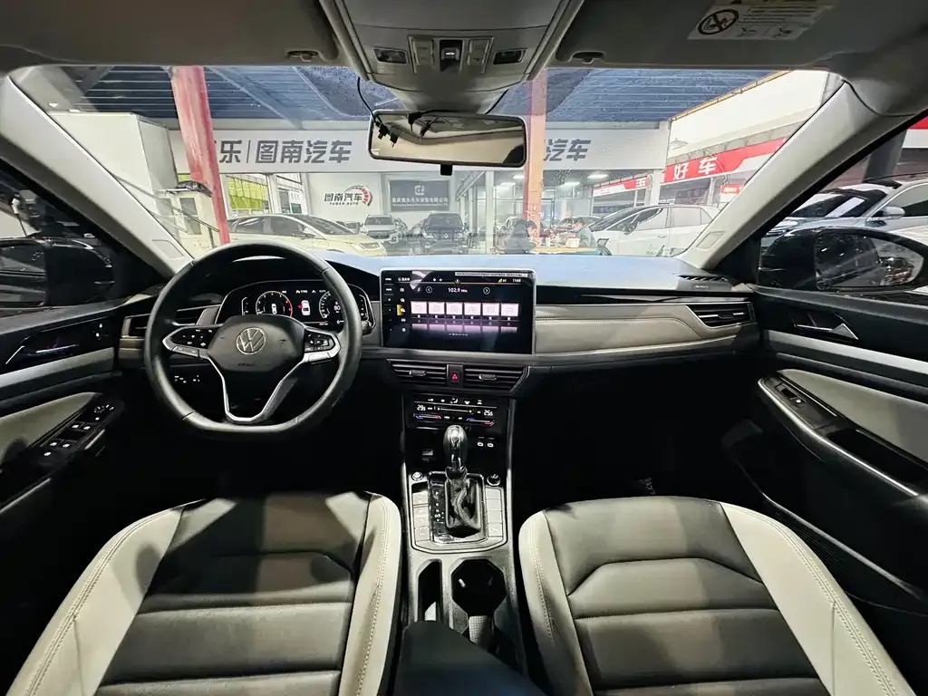 Volkswagen Bora 2023 из CN, фото 8