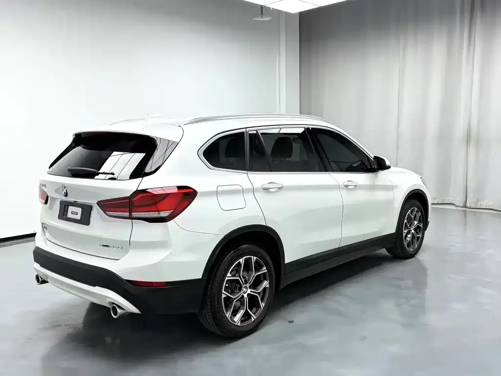 BMW X1 — фото 7