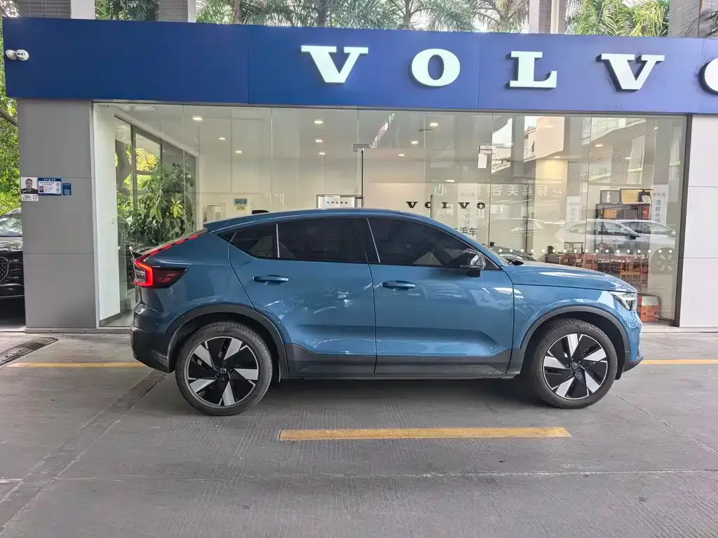 Volvo C40 2024 из CN, фото 4