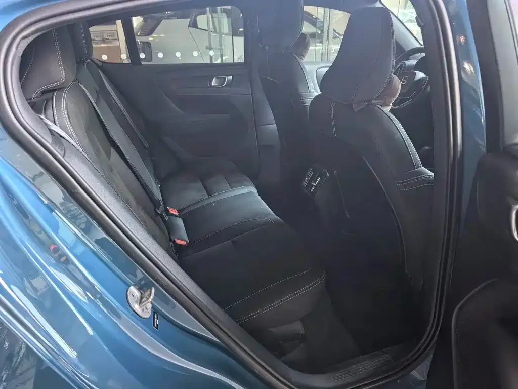 Volvo C40 2024 из CN, фото 7