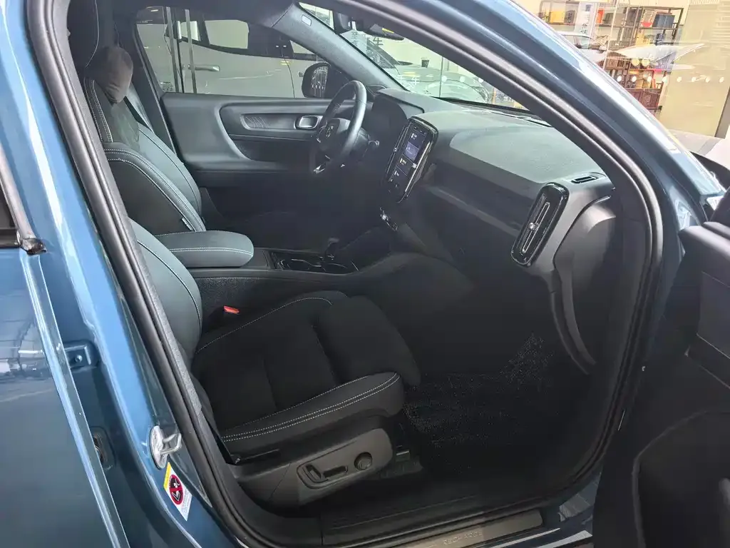 Volvo C40 2024 из CN, фото 8