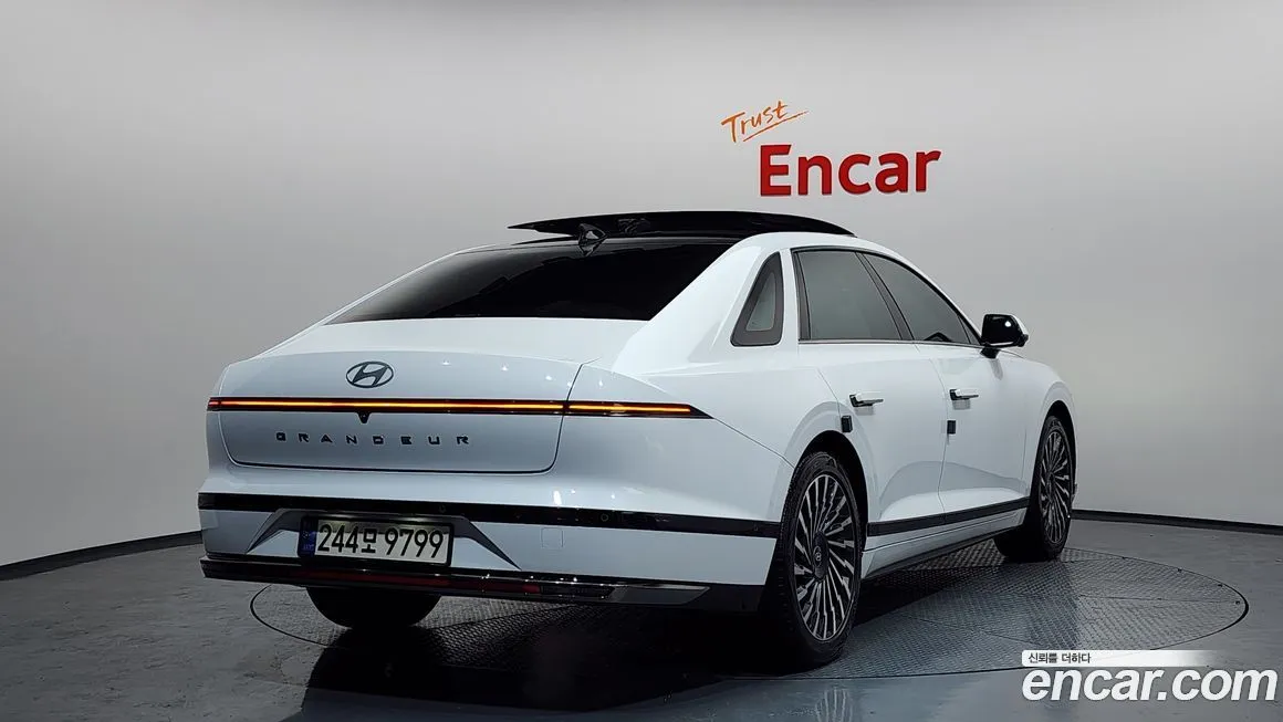 Hyundai Grandeur 2023 из KR, фото 2