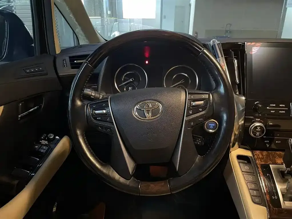 Toyota Alphard 2023 из CN, фото 10