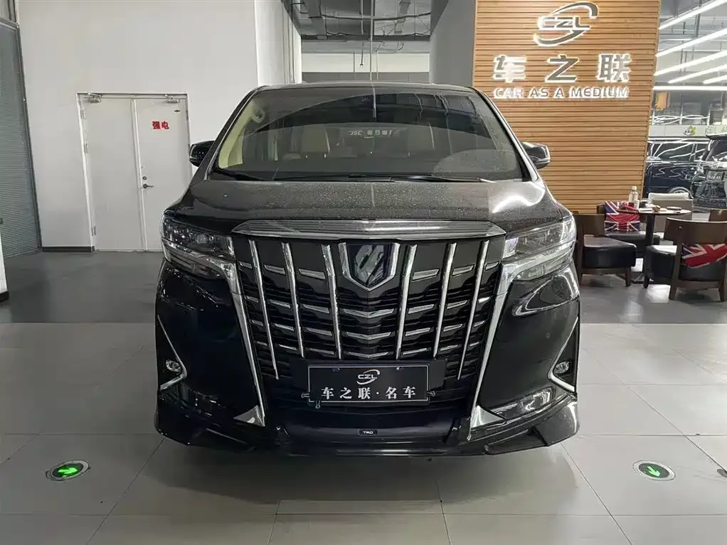 Toyota Alphard 2023 из CN, фото 2