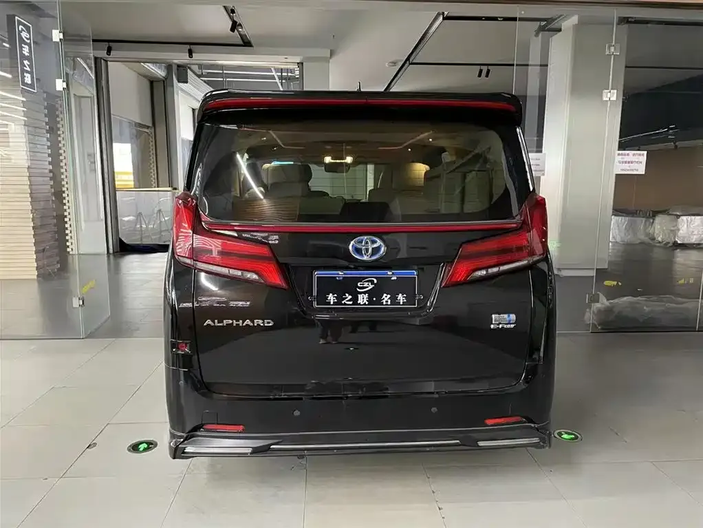 Toyota Alphard 2023 из CN, фото 5
