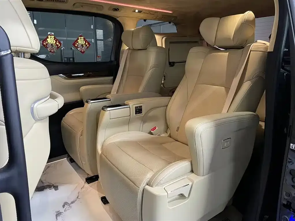 Toyota Alphard 2023 из CN, фото 8