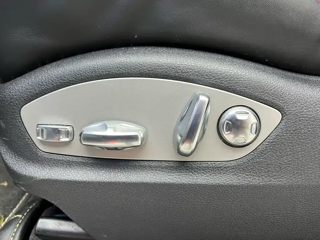 Porsche Macan 2024 из CN, фото 7