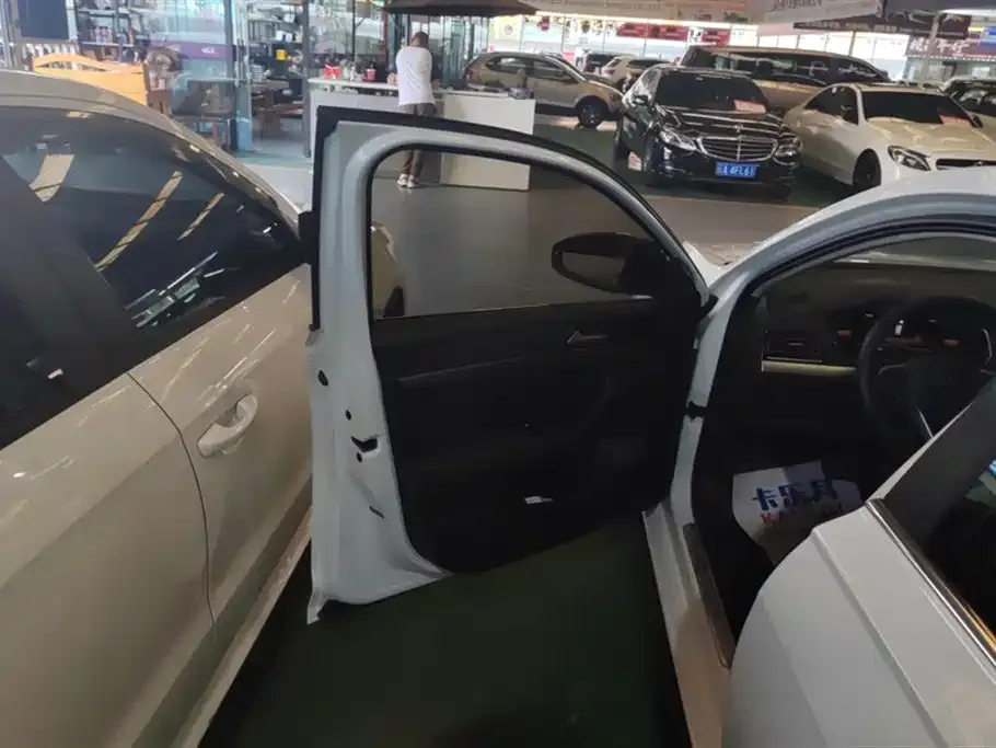 Volkswagen Lavida 2023 из CN, фото 7