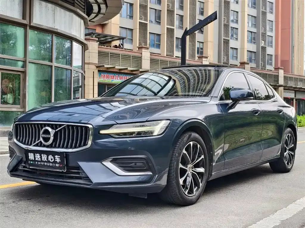 Volvo S60 2021 из CN, фото 1
