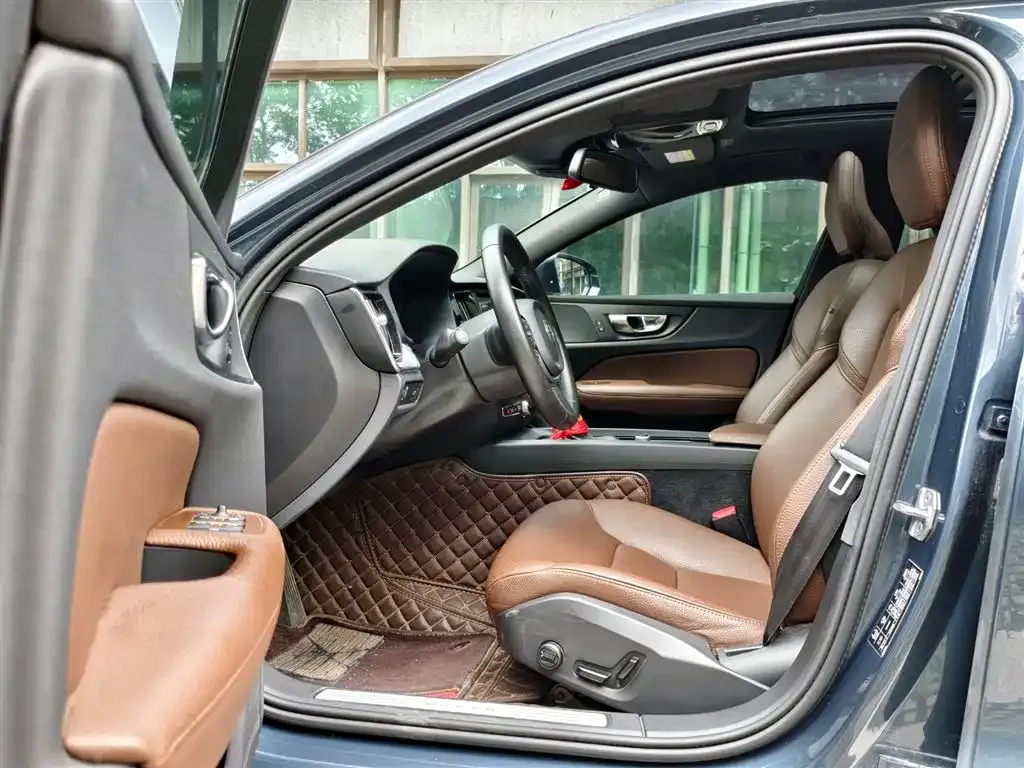 Volvo S60 2021 из CN, фото 10