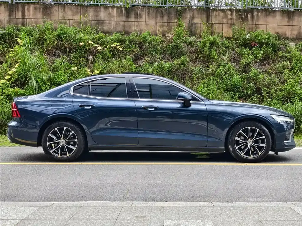Volvo S60 2021 из CN, фото 7