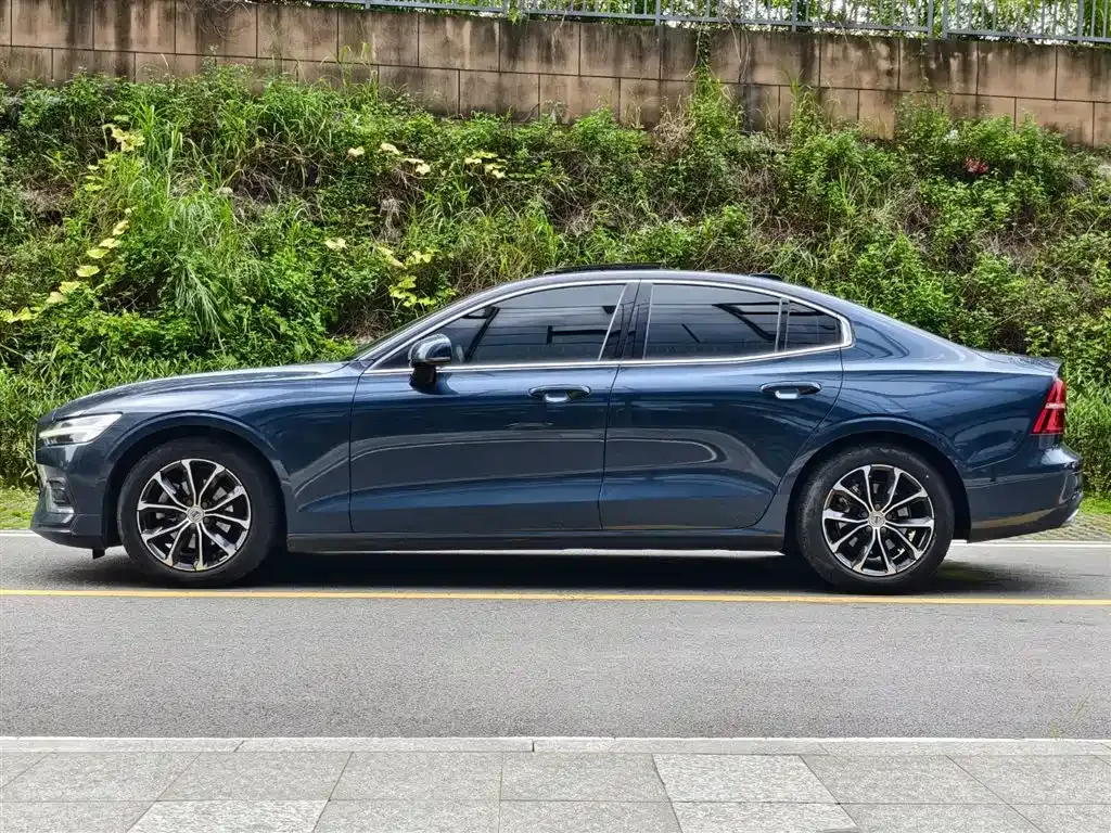 Volvo S60 2021 из CN, фото 8