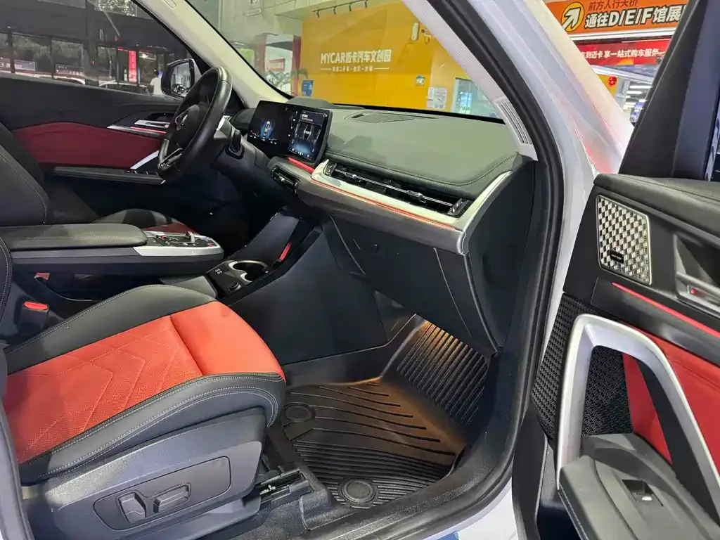 BMW iX1 2024 из CN, фото 6