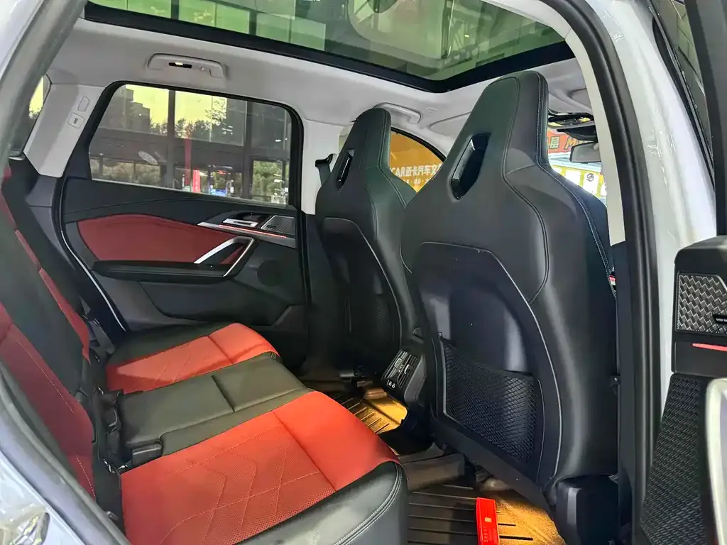 BMW iX1 2024 из CN, фото 7