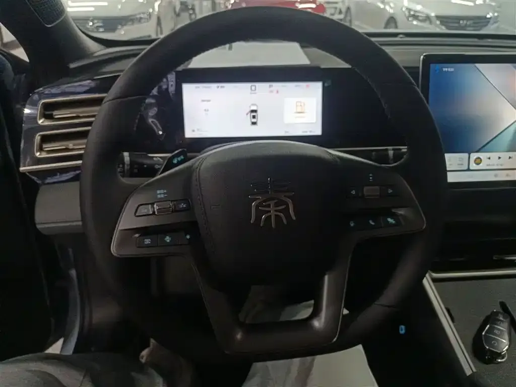 BYD Qin L — фото 10