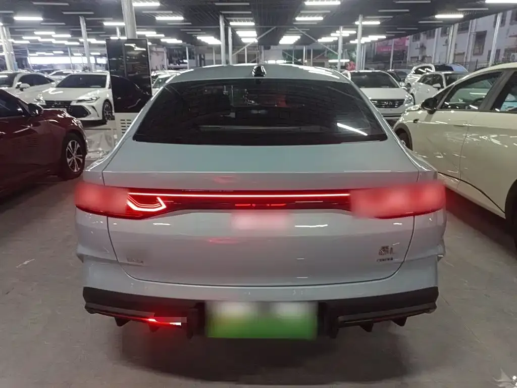BYD Qin L — фото 6