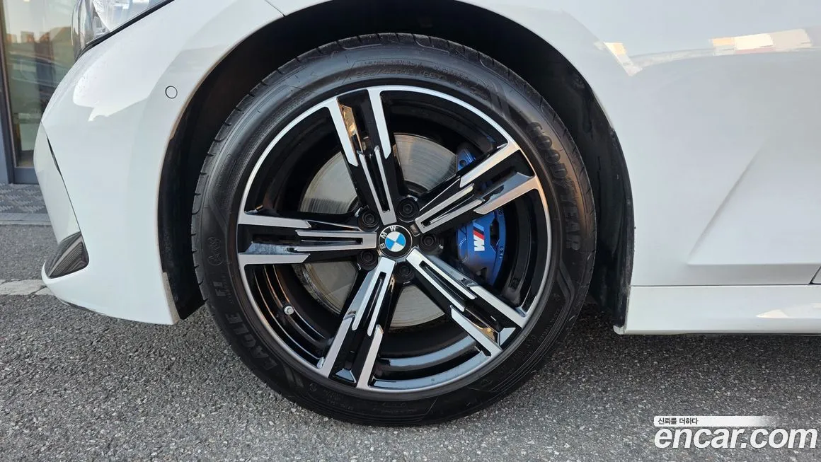 BMW 3-Series 2024 из KR, фото 5